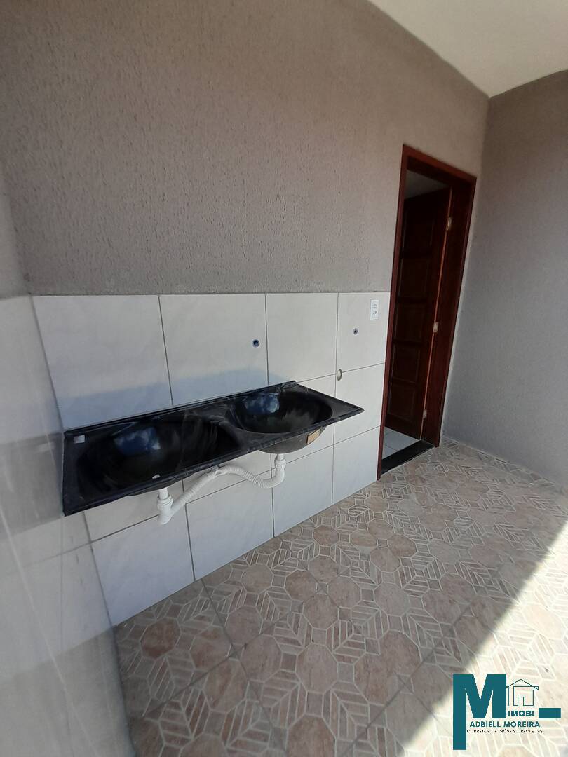 Casa à venda com 2 quartos, 69m² - Foto 5