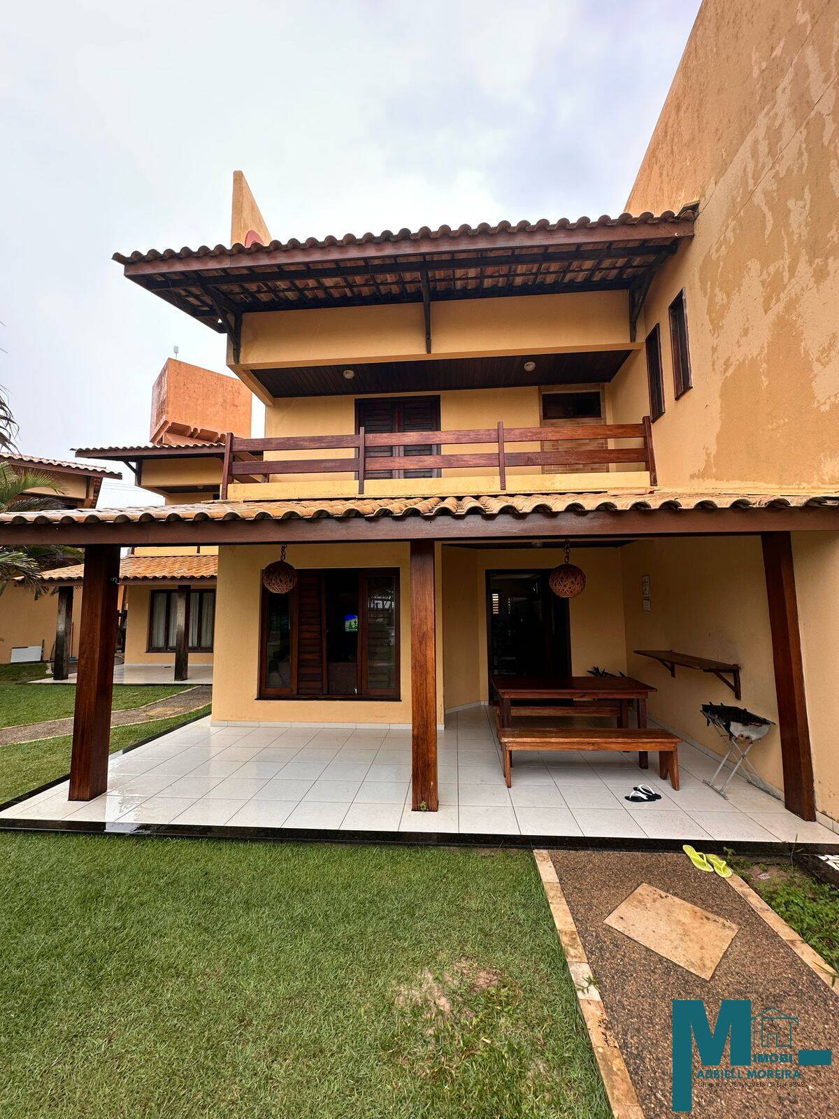 Casa à venda com 4 quartos, 180m² - Foto 2